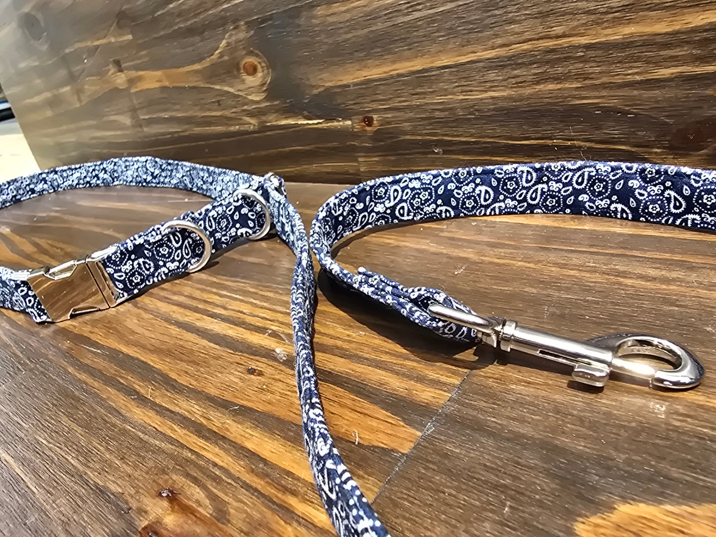 Hands-free Paisley Leash